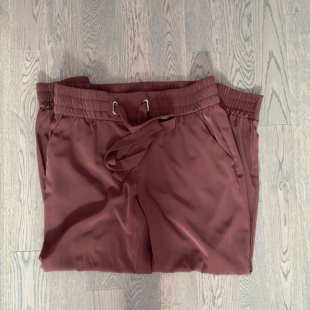 Dynamite joggers with a tie waist. EUC
